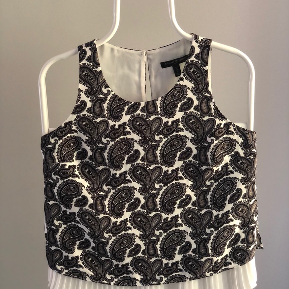 Black and white patterned blouse - Picture 4 of 4